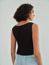 MOTF STUDIO SOLID SCALLOP EDGE SQUARE NECK SLEEVELESS BLOUSE